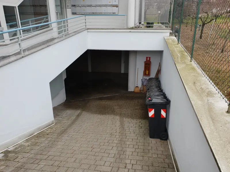 Rampa esterna pulita, senza foglie